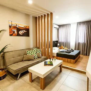 Unique Experience Apartment's Daire Selanik