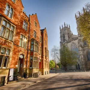 Hotel The Dean Court ****